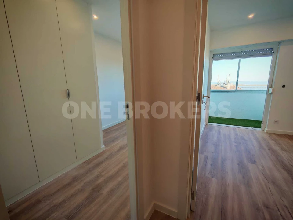 Apartamento T2 para Venda em Santa Iria de Azoia, São João da Talha e Bobadela Foto 10