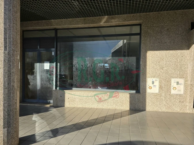 Loja para Venda em Gondomar (São Cosme), Valbom e Jovim Foto 2