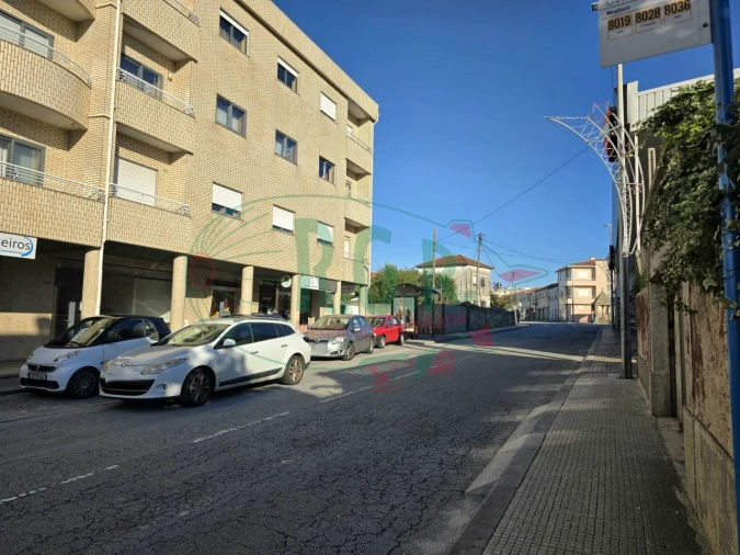 Loja para Venda em Gondomar (São Cosme), Valbom e Jovim Foto 1