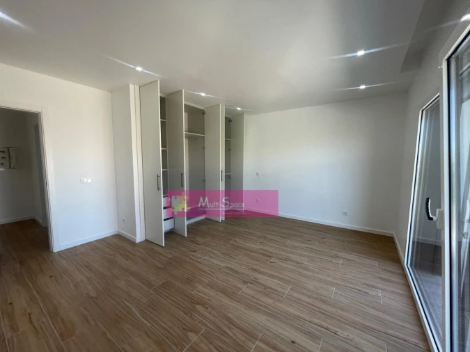 Moradia T4 para Venda em Nossa Sra de Fatima Foto 9