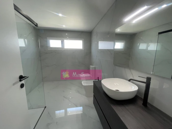 Moradia T4 para Venda em Nossa Sra de Fatima Foto 11