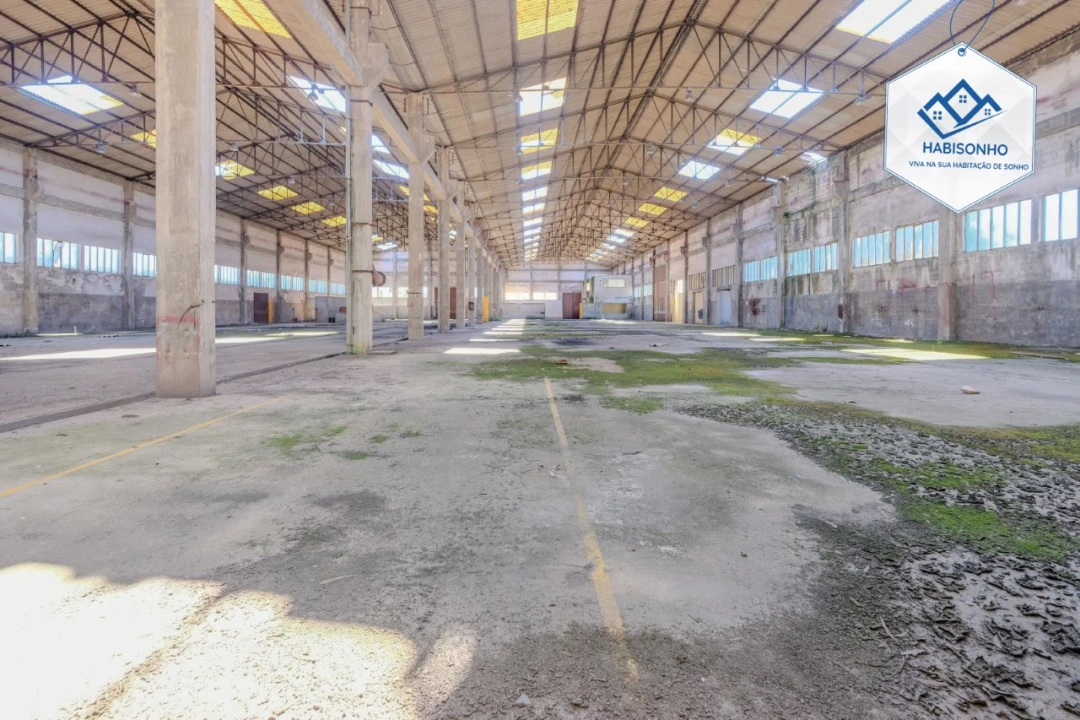 Armazém para Venda em Foz do Sousa e Covelo Foto 1