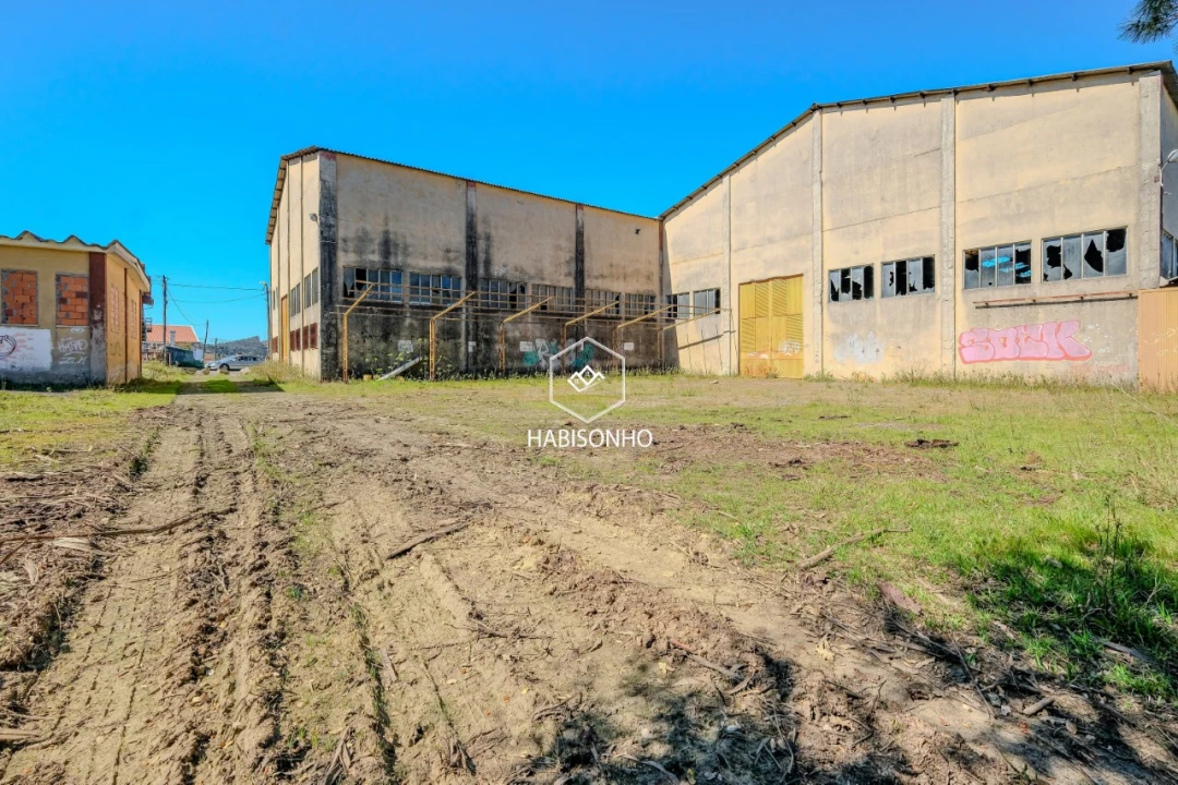 Armazém para Venda em Foz do Sousa e Covelo Foto 2