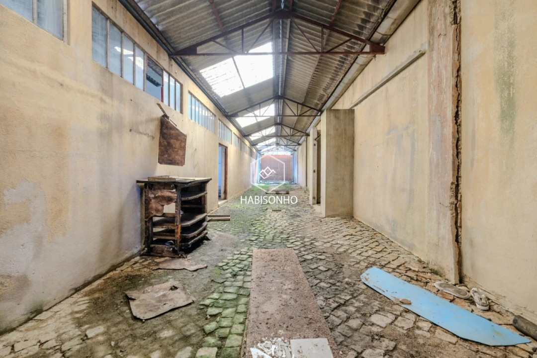 Armazém para Venda em Foz do Sousa e Covelo Foto 8