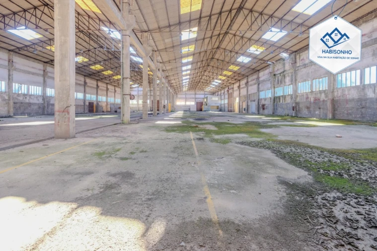 Armazém para Venda em Foz do Sousa e Covelo Foto 1