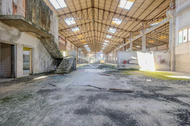 Armazém para Venda em Foz do Sousa e Covelo Foto 4