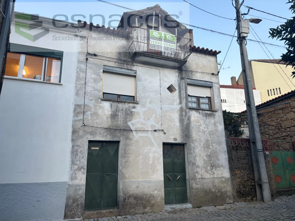 Moradia T3 para Venda em Pero Viseu Foto 1
