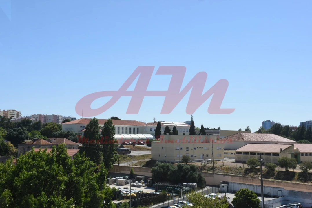 Apartamento T2 para Venda em Benfica Foto 13