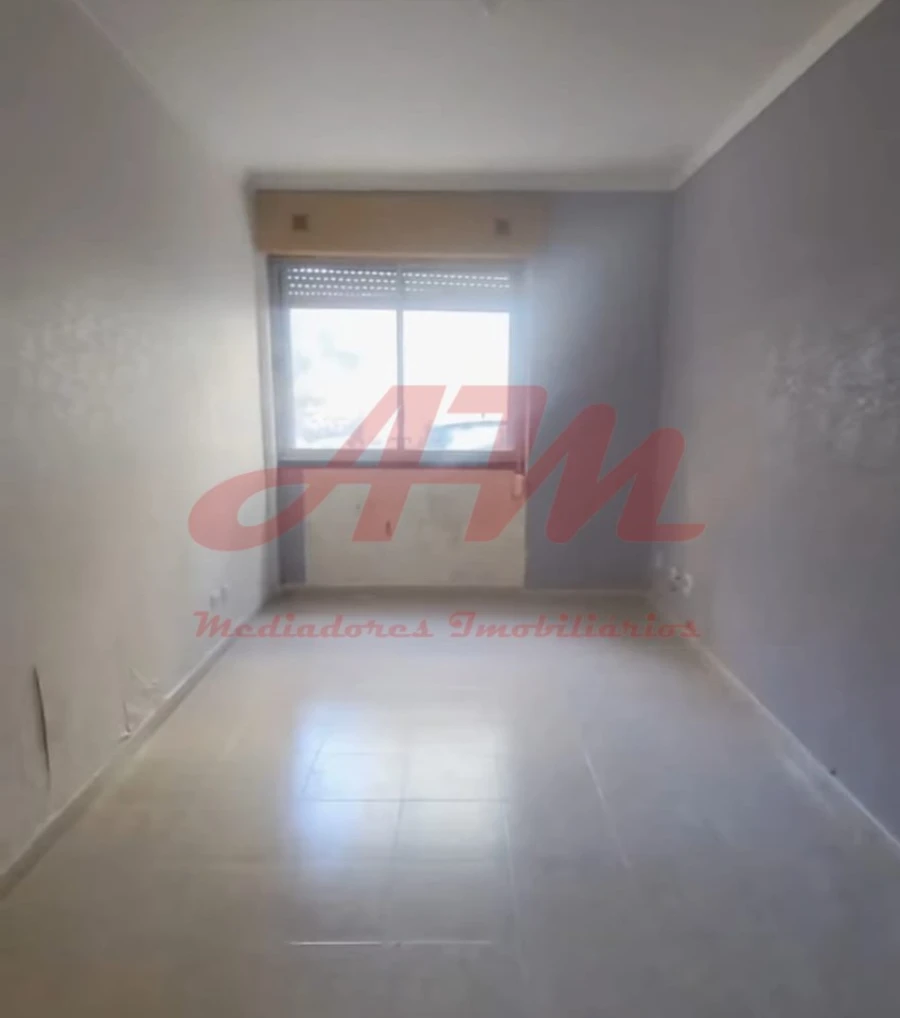 Apartamento T2 para Venda em Benfica Foto 8