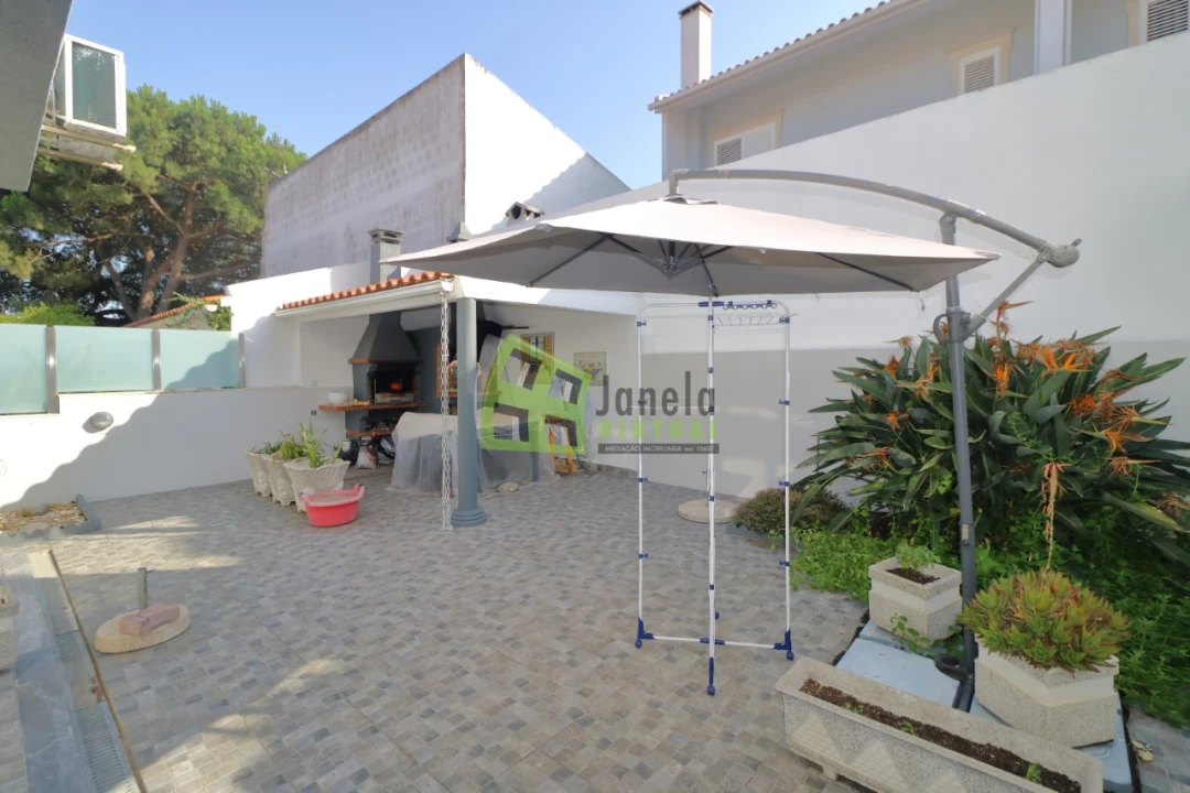 Moradia T3 para Venda em Corroios Foto 34