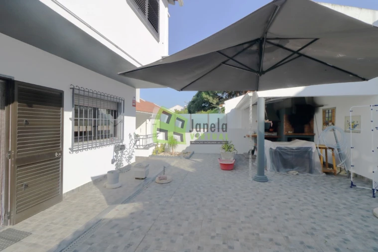 Moradia T3 para Venda em Corroios