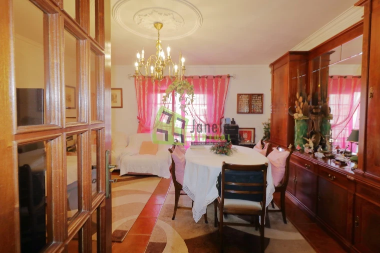 Moradia T3 para Venda em Corroios Foto 13