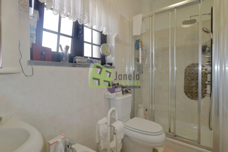 Moradia T3 para Venda em Corroios Foto 19