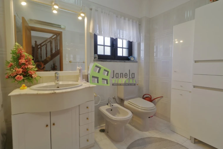 Moradia T3 para Venda em Corroios Foto 23