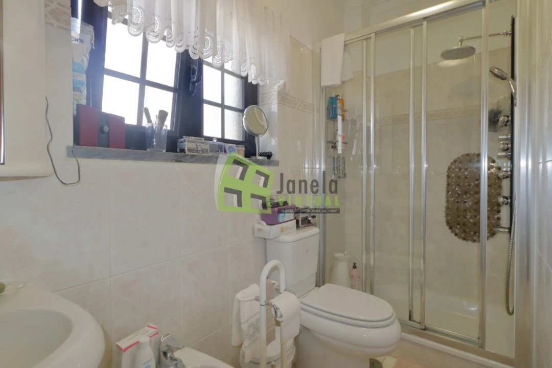 Moradia T3 para Venda em Corroios Foto 20