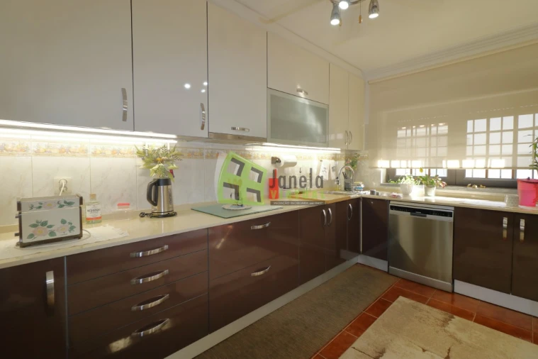 Moradia T3 para Venda em Corroios Foto 7