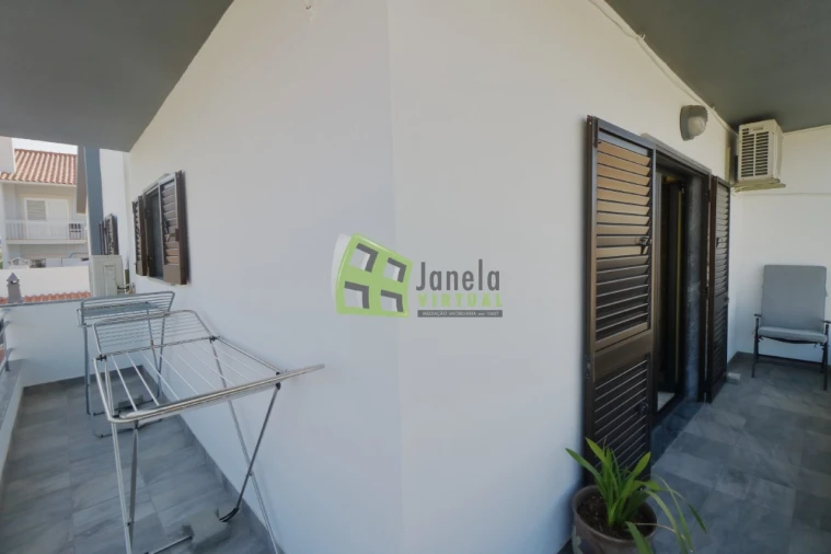 Moradia T3 para Venda em Corroios Foto 23