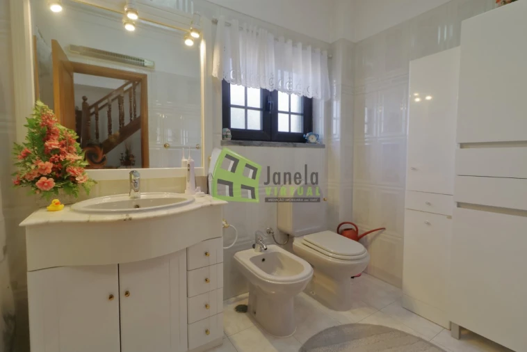 Moradia T3 para Venda em Corroios Foto 24