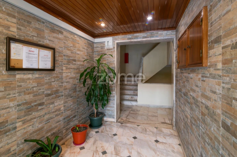 Apartamento T2 para Venda em Massamá e Monte Abraão Foto 21