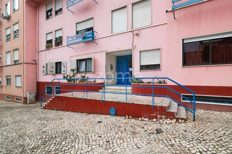 Apartamento T2 para Venda em Massamá e Monte Abraão Foto 23