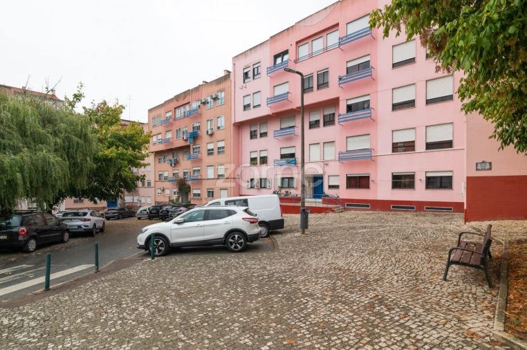 Apartamento T2 para Venda em Massamá e Monte Abraão Foto 24