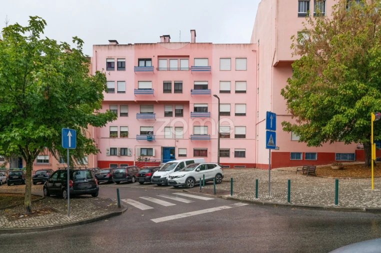 Apartamento T2 para Venda em Massamá e Monte Abraão Foto 26