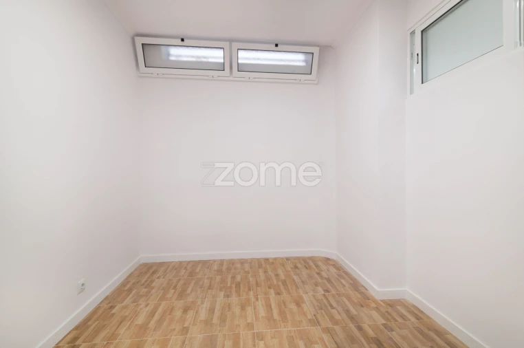 Apartamento T2 para Venda em Massamá e Monte Abraão Foto 13