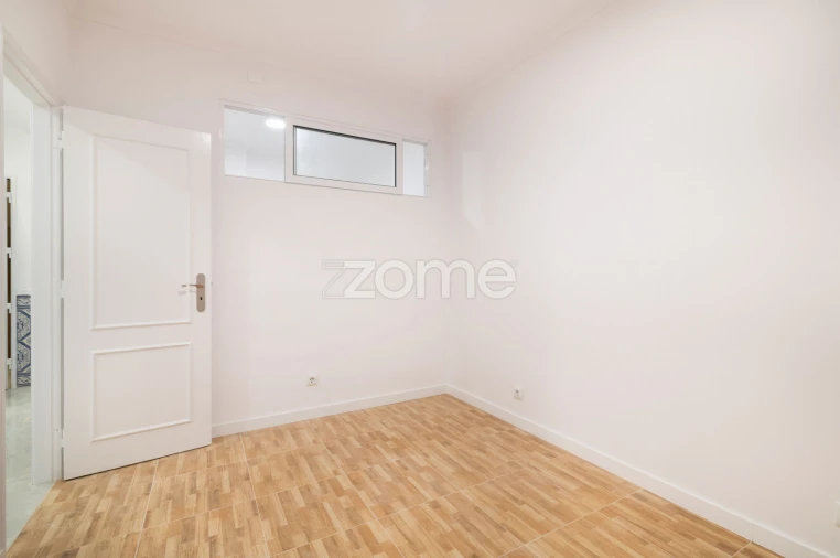 Apartamento T2 para Venda em Massamá e Monte Abraão Foto 14