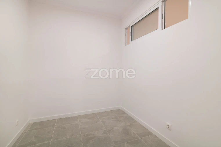 Apartamento T2 para Venda em Massamá e Monte Abraão Foto 16