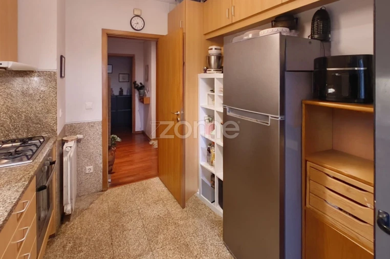 Apartamento T4 para Venda em Oliveira do Douro Foto 9