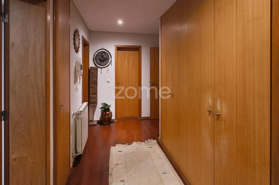 Apartamento T4 para Venda em Oliveira do Douro Foto 15