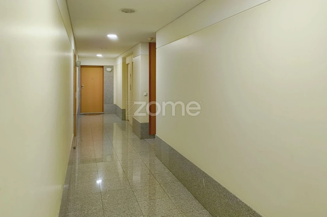 Apartamento T4 para Venda em Oliveira do Douro Foto 5