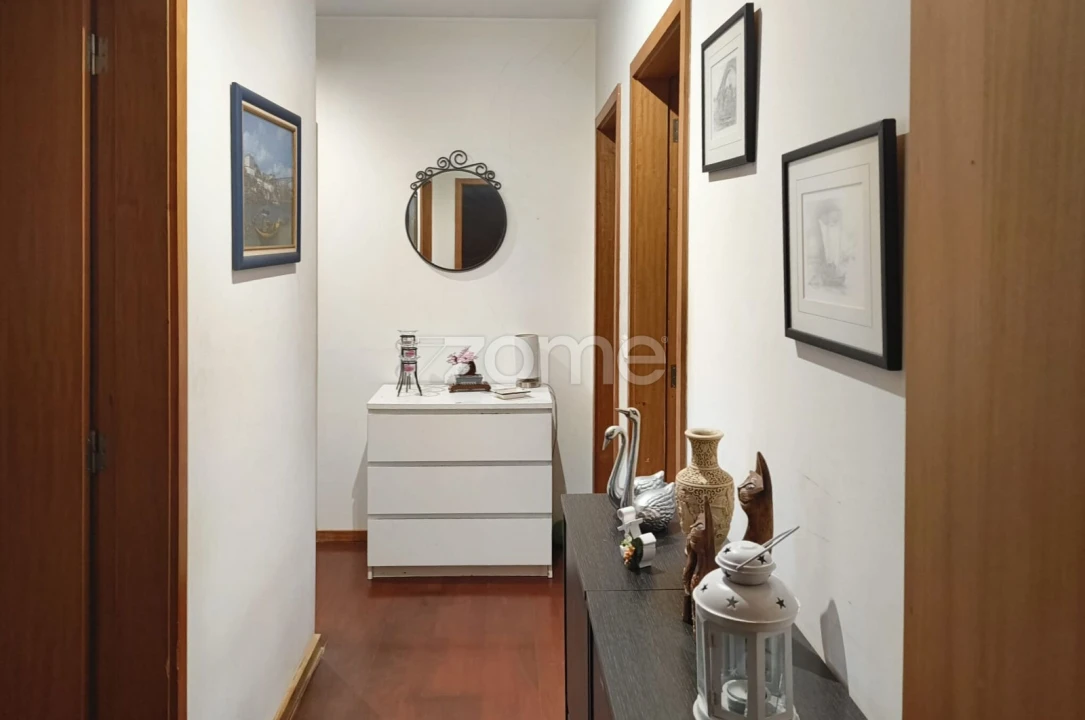 Apartamento T4 para Venda em Oliveira do Douro Foto 8