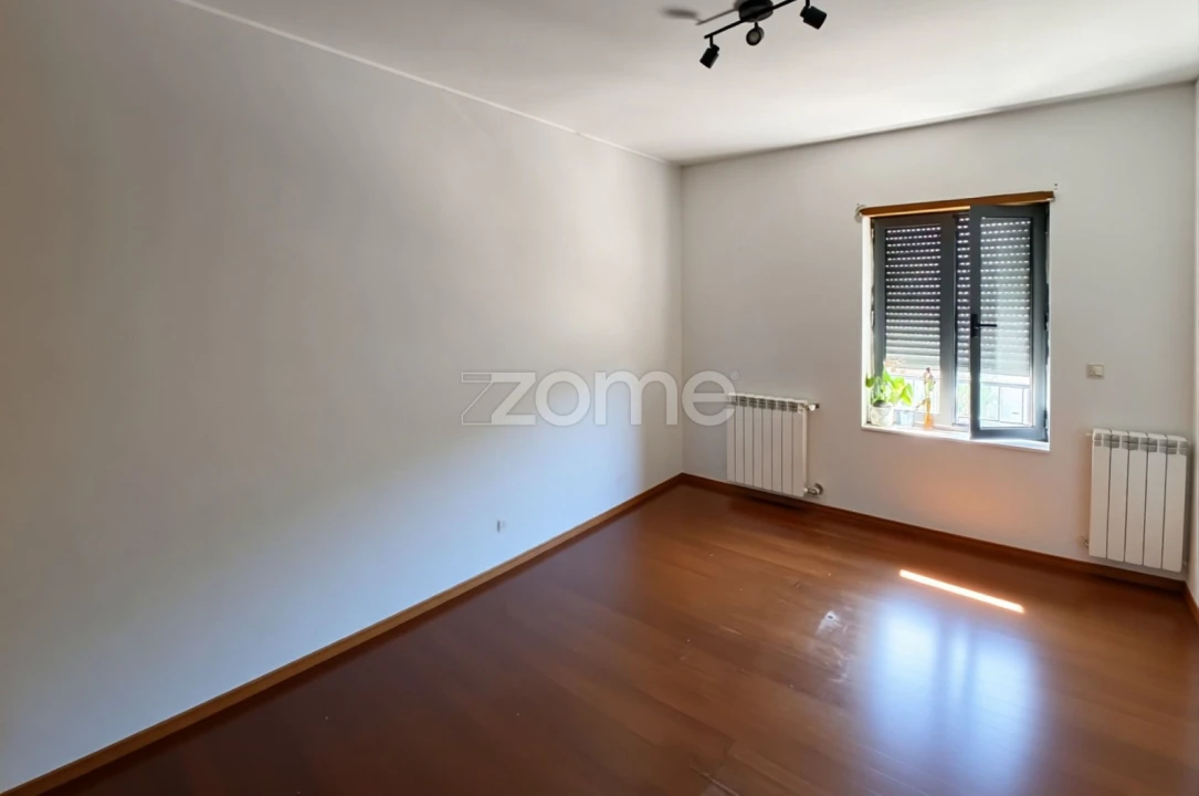 Apartamento T4 para Venda em Oliveira do Douro Foto 14
