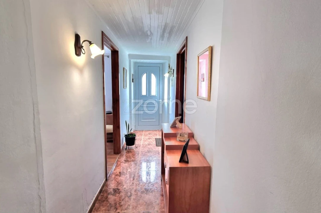 Moradia T3 para Venda em Cabouco Foto 5