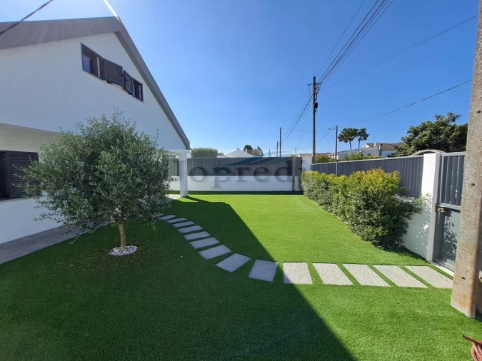 Moradia T4 para Venda em Charneca de Caparica e Sobreda Foto 2