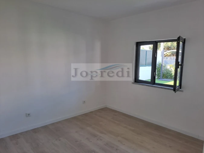 Moradia T4 para Venda em Charneca de Caparica e Sobreda Foto 13