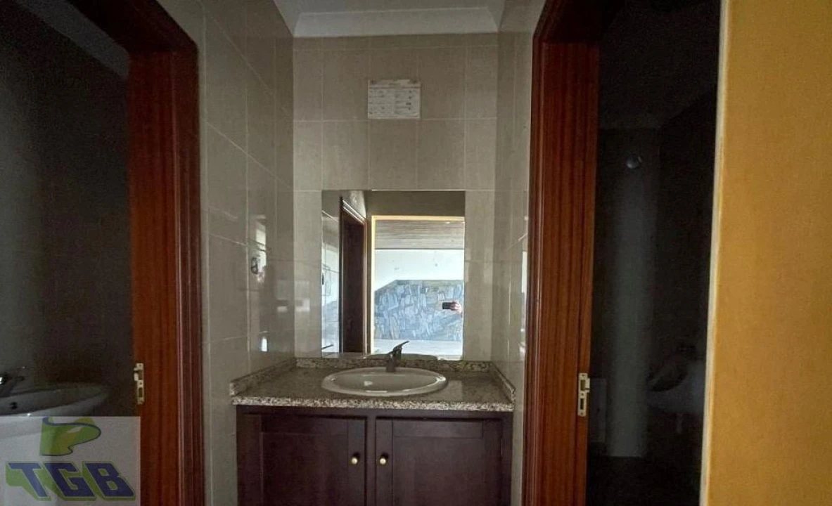 Negócio para Venda em Valongo dos Azeites Foto 9