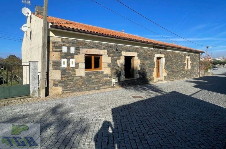 Negócio para Venda em Valongo dos Azeites Foto 13