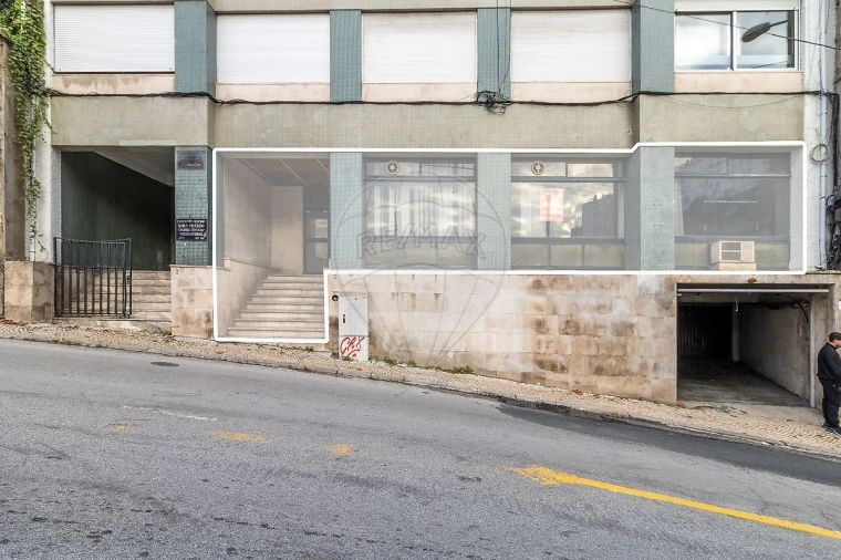 Loja para Venda em Sé Nova, Santa Cruz, Almedina e São Bartolomeu Foto 2
