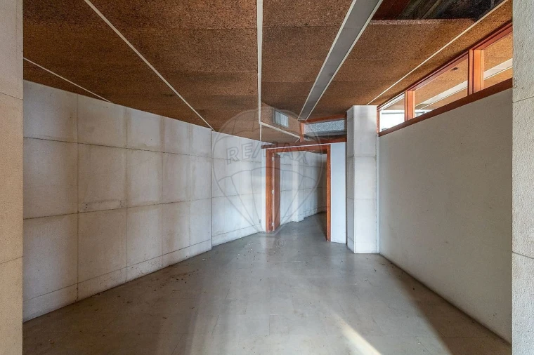 Loja para Venda em Sé Nova, Santa Cruz, Almedina e São Bartolomeu Foto 7