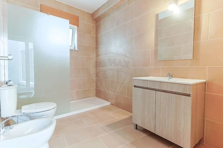 Moradia T4 para Venda em São Martinho do Bispo e Ribeira de Frades Foto 3