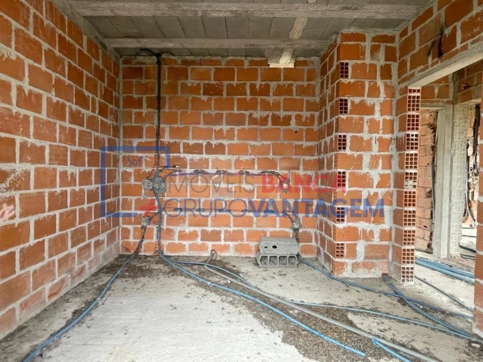 Moradia T4 para Venda em Beijos Foto 4