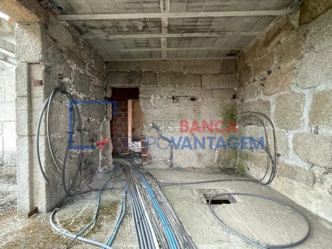 Moradia T4 para Venda em Beijos Foto 5