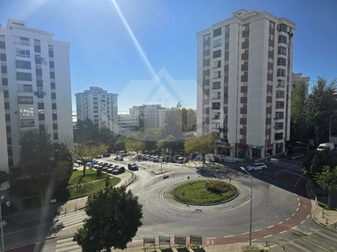 Apartamento T3 para Venda em Póvoa de Santa Iria e Forte da Casa Foto 30