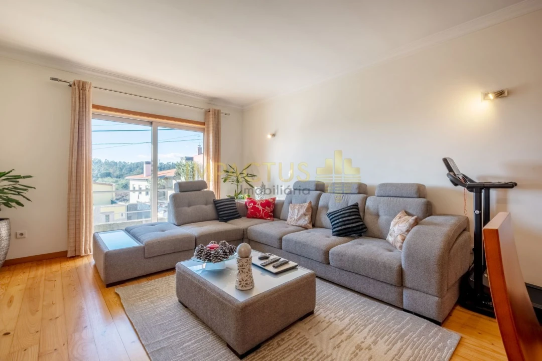 Moradia T3 para Venda em Covelas Foto 2