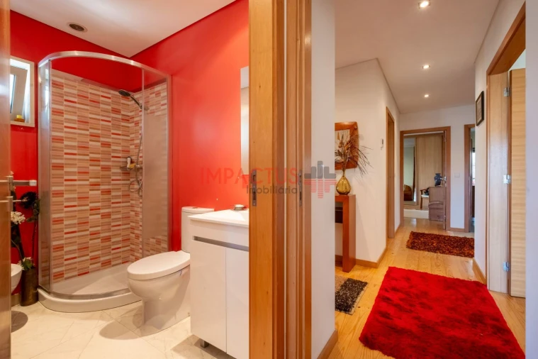 Moradia T3 para Venda em Covelas Foto 15