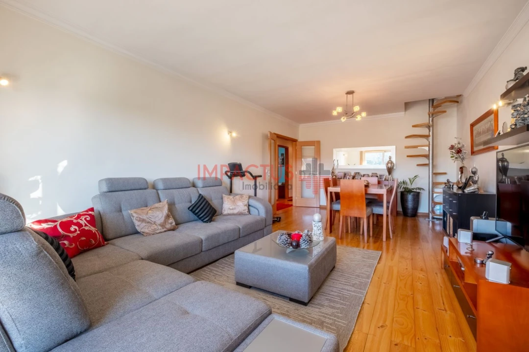 Moradia T3 para Venda em Covelas Foto 4