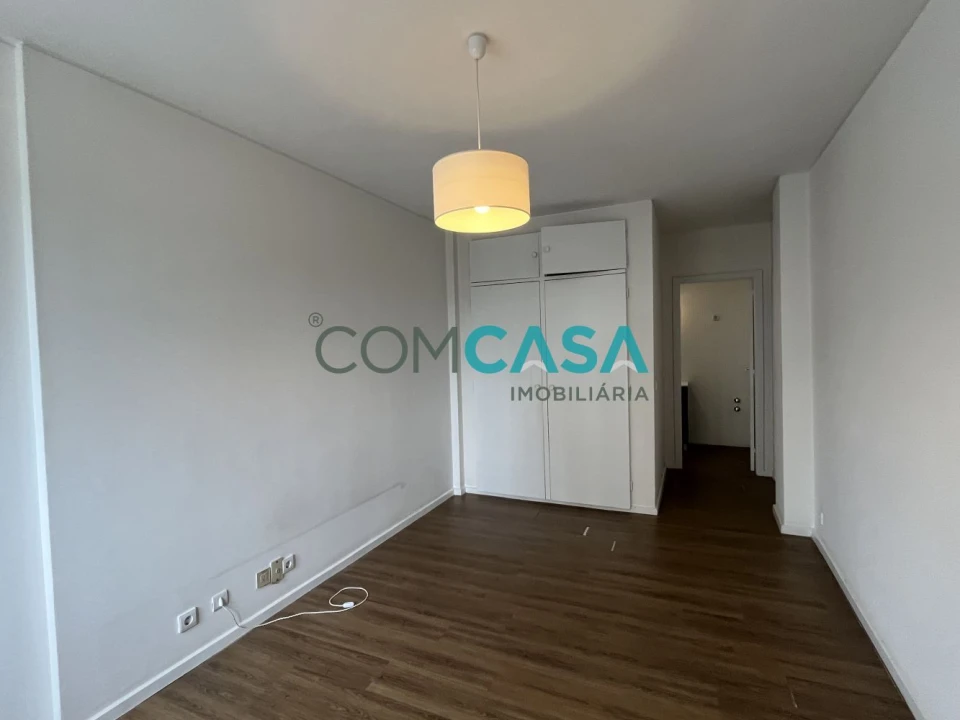 Apartamento T3 para Venda em Ramalde Foto 30
