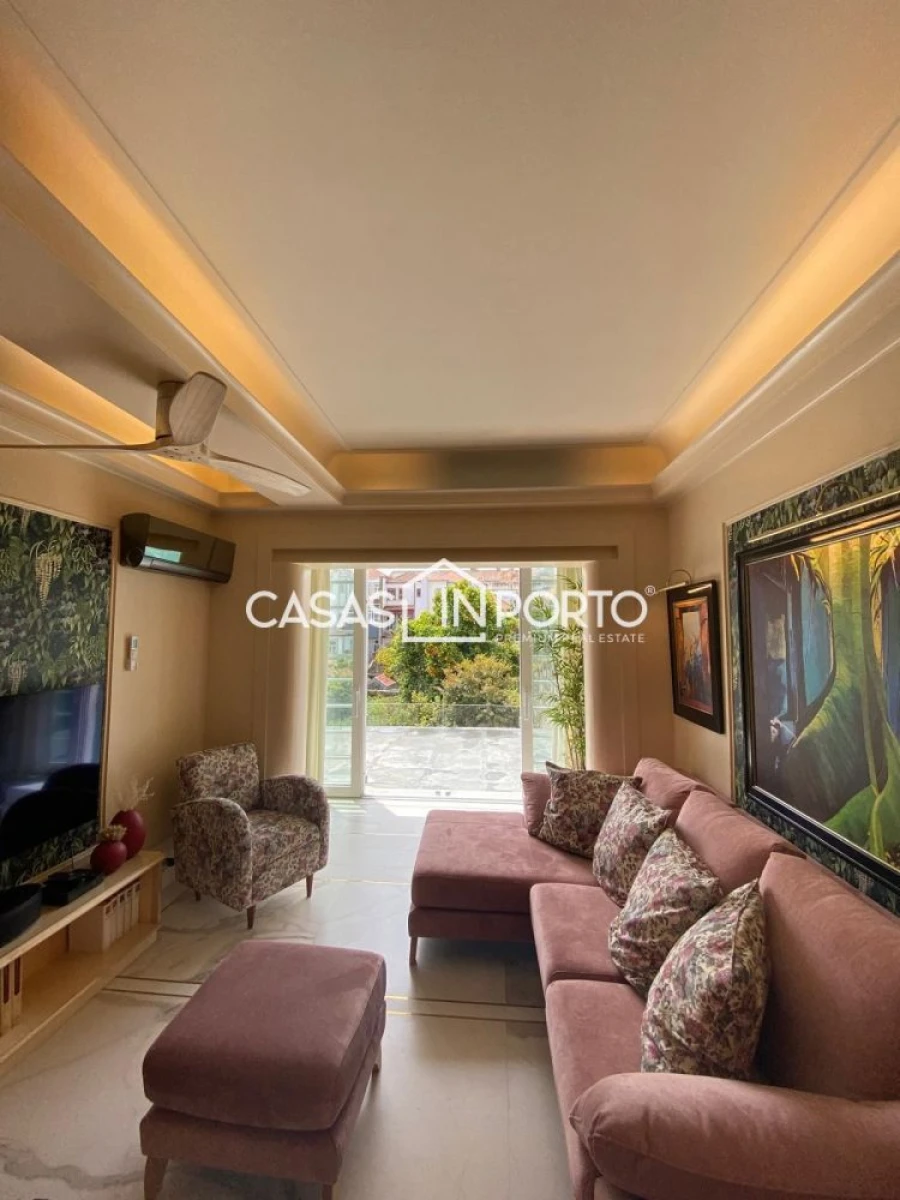 Apartamento T3 para Venda em Cedofeita, Santo Ildefonso, Sé, Miragaia, São Nicolau e Vitória Foto 3